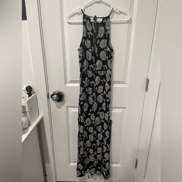Forever 21 Dresses & Skirts - Forever 21 Halter Maxi Dress